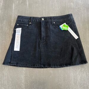 New Tinseltown Black Denim Jean Skirt side slits women’s size 9